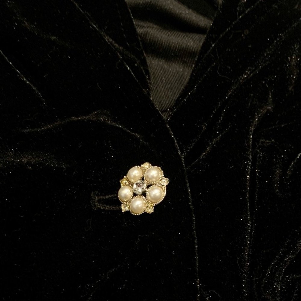 Women Velvet Jacket - Picture 3 of 6